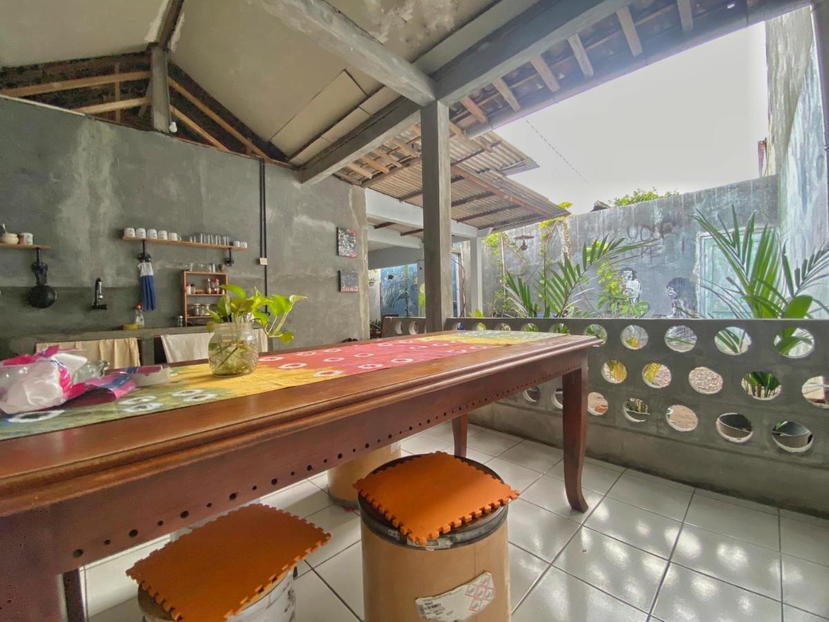 Reeneo Guesthouse Γιογκιακάρτα Εξωτερικό φωτογραφία